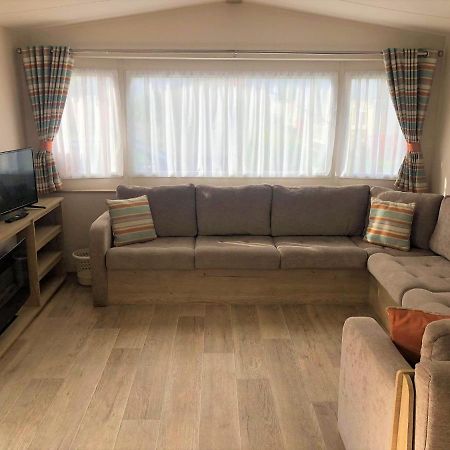 Cedar Deluxe Holiday Home แชเปิลเซนต์เลนเนิร์ดส์ ภายนอก รูปภาพ